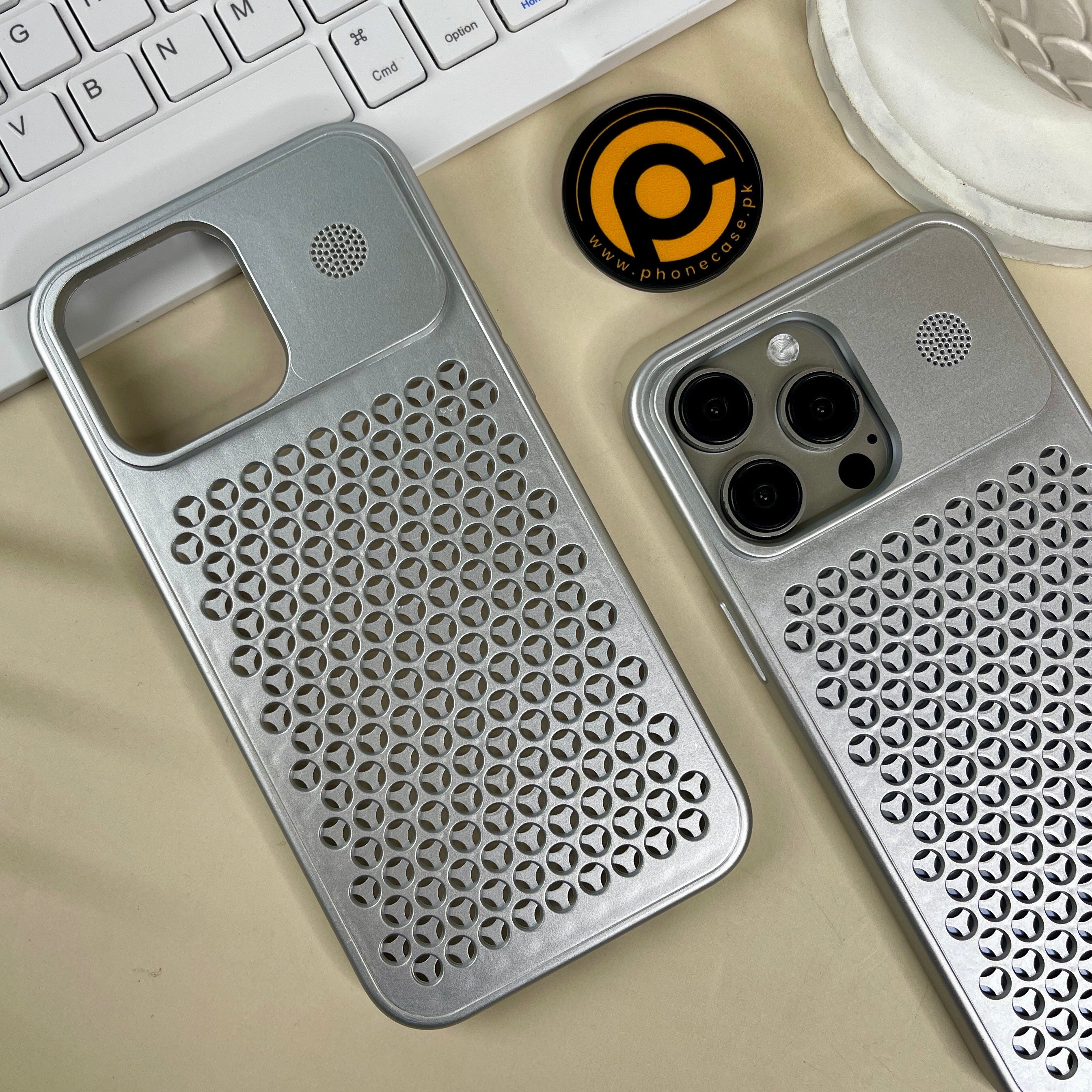 iPhone 16 Pro Max Airflow Mesh Pattern Case
