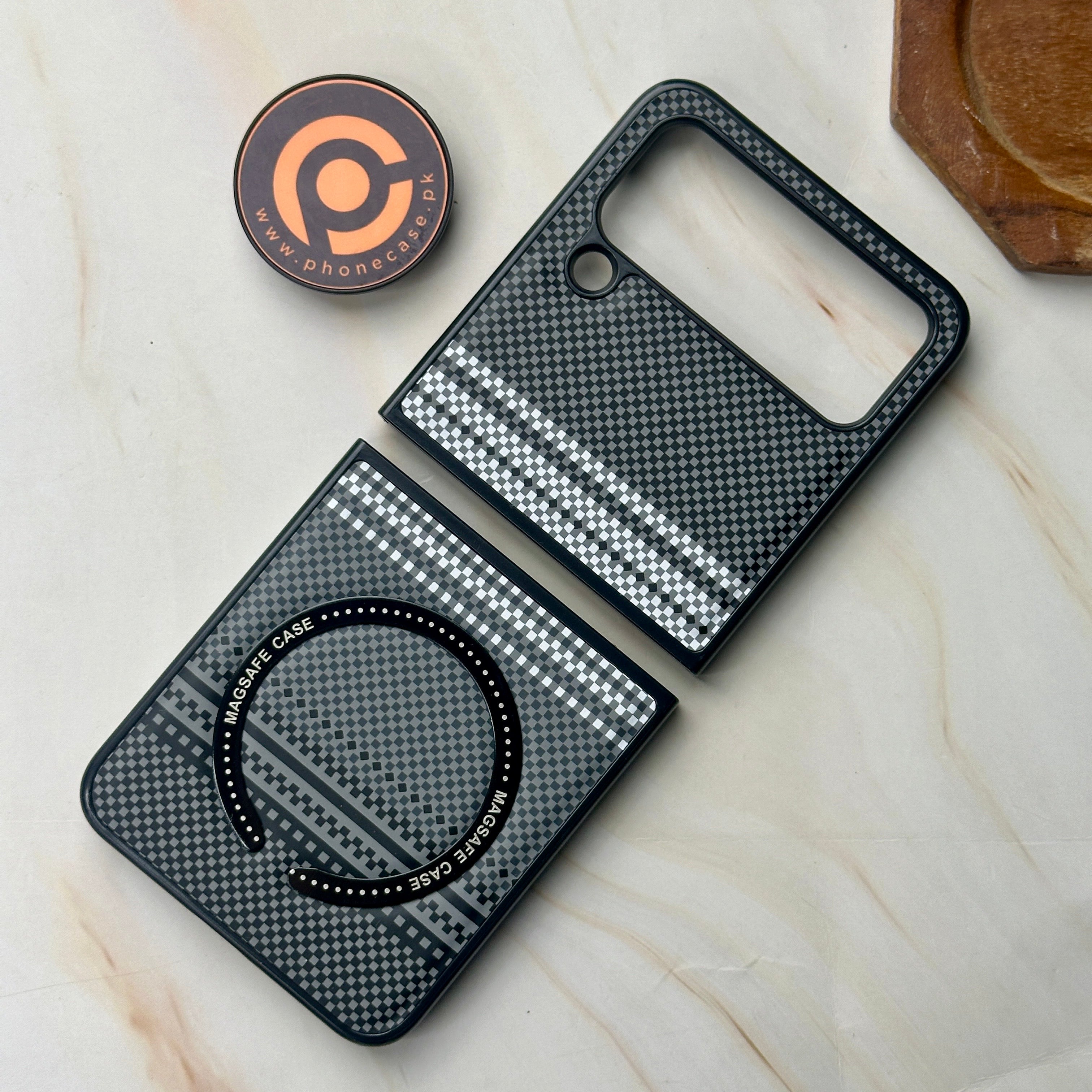 Samsung Galaxy Z Flip 4 - Premium Ultra Light Carbon Fiber Protective Cover