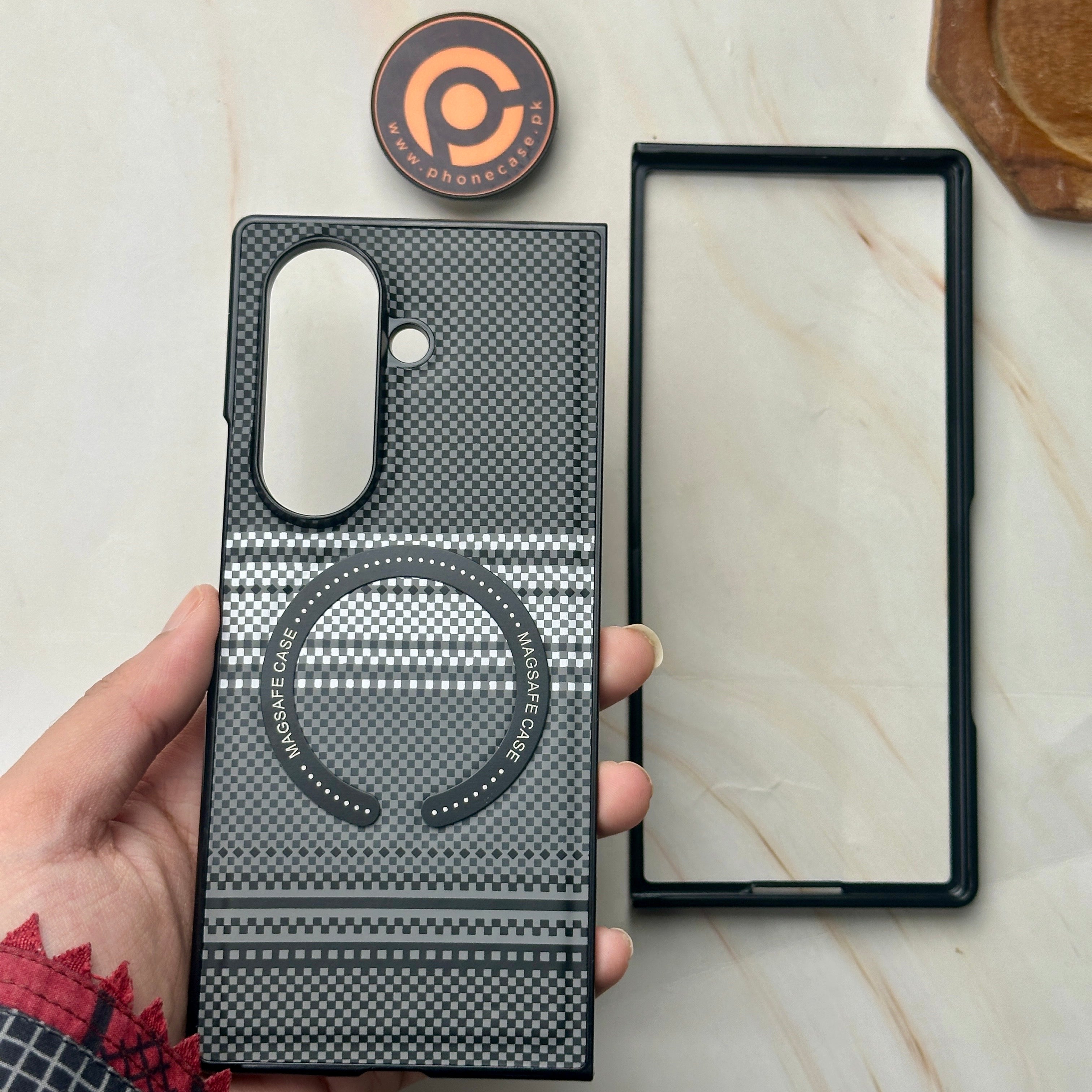 Samsung Galaxy Z Fold 7 - Premium Ultra Light Carbon Fiber Protective Cover
