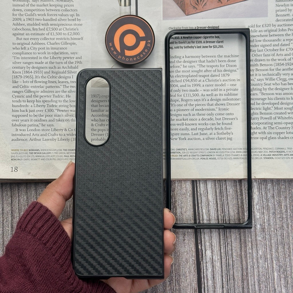 Samsung Galaxy Z Fold 4 - Premium Ultra Thin Carbon Fiber Pattern Case