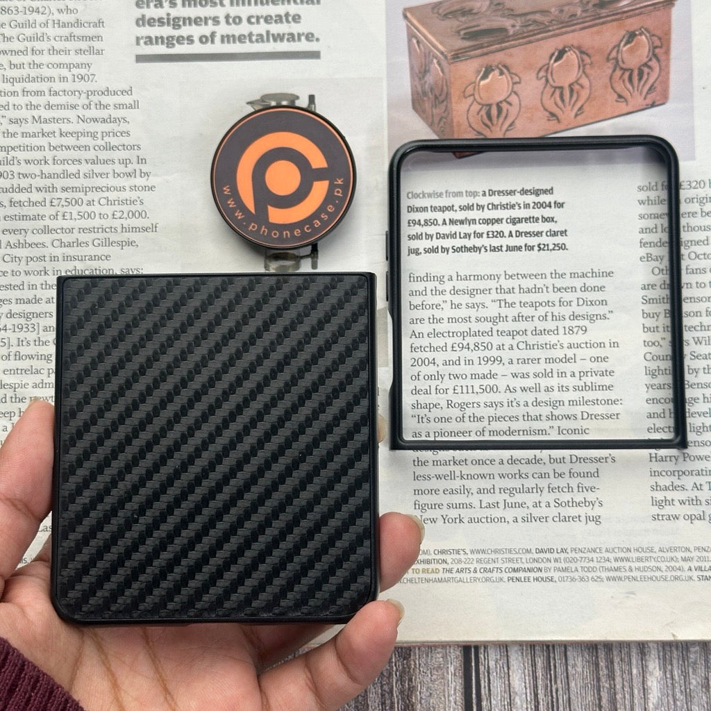 Samsung Galaxy Z Flip 7 - Premium Ultra Thin Carbon Fiber Pattern Case