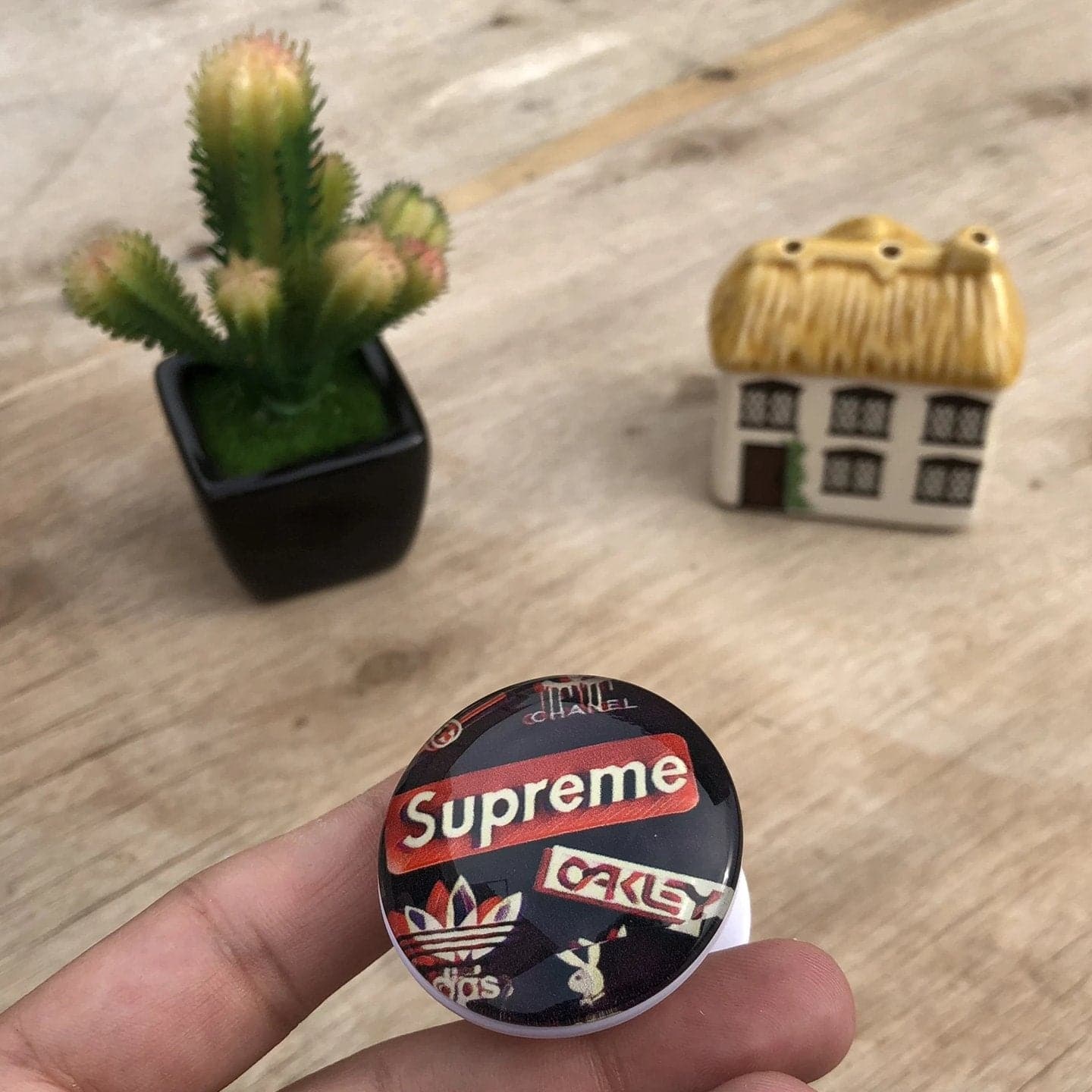 Supreme Oakley PopSocket PS-210